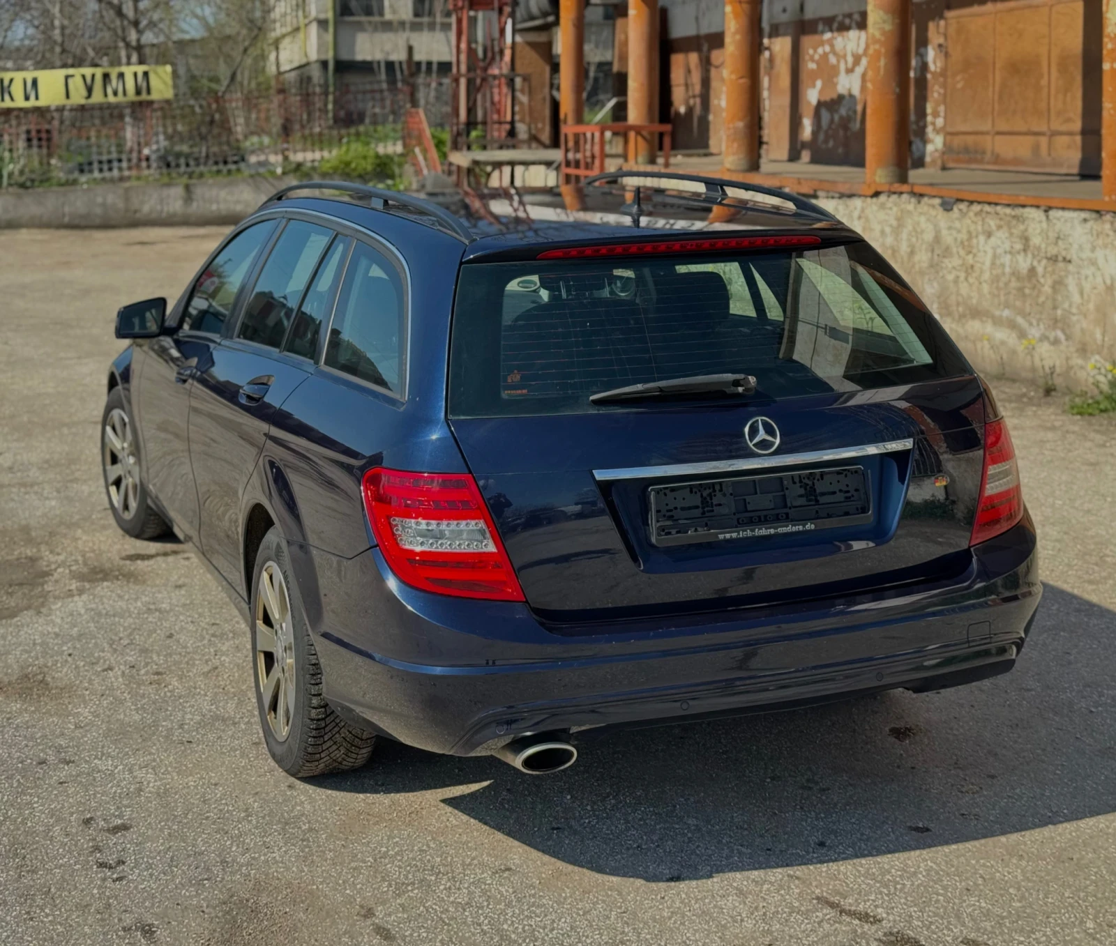 Mercedes-Benz C 220 FACE!РЪЧКА!2.2!, снимка 4 - Автомобили и джипове - 54099203