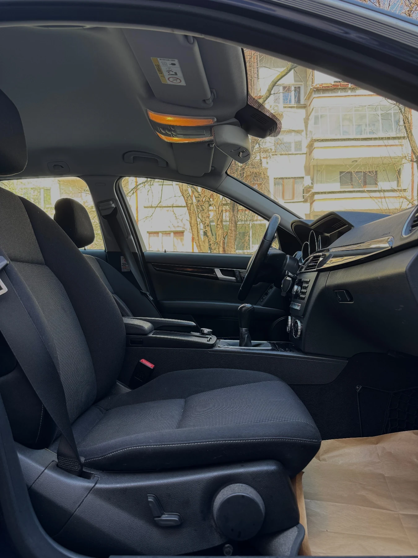 Mercedes-Benz C 220 FACE!РЪЧКА!2.2!, снимка 15 - Автомобили и джипове - 54099203