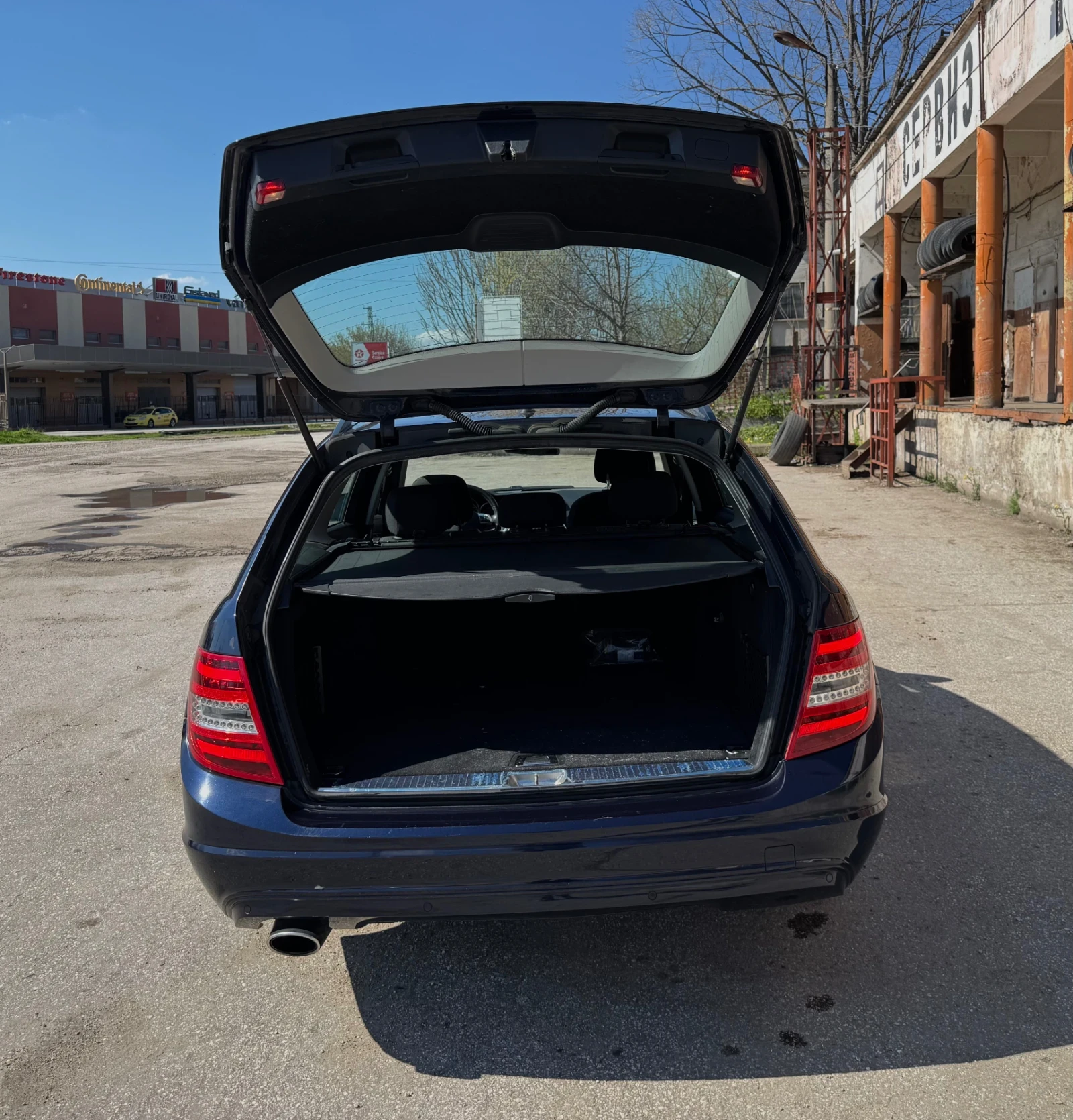 Mercedes-Benz C 220 FACE!РЪЧКА!2.2!, снимка 7 - Автомобили и джипове - 54099203