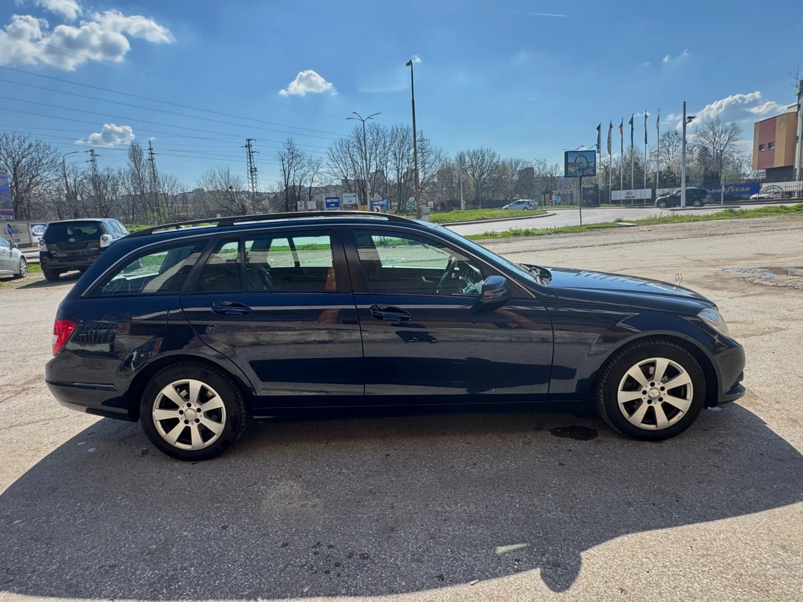 Mercedes-Benz C 220 FACE!РЪЧКА!2.2!, снимка 9 - Автомобили и джипове - 54099203