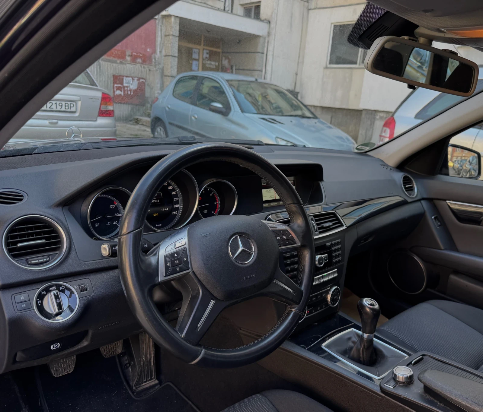 Mercedes-Benz C 220 FACE!РЪЧКА!2.2!, снимка 12 - Автомобили и джипове - 54099203
