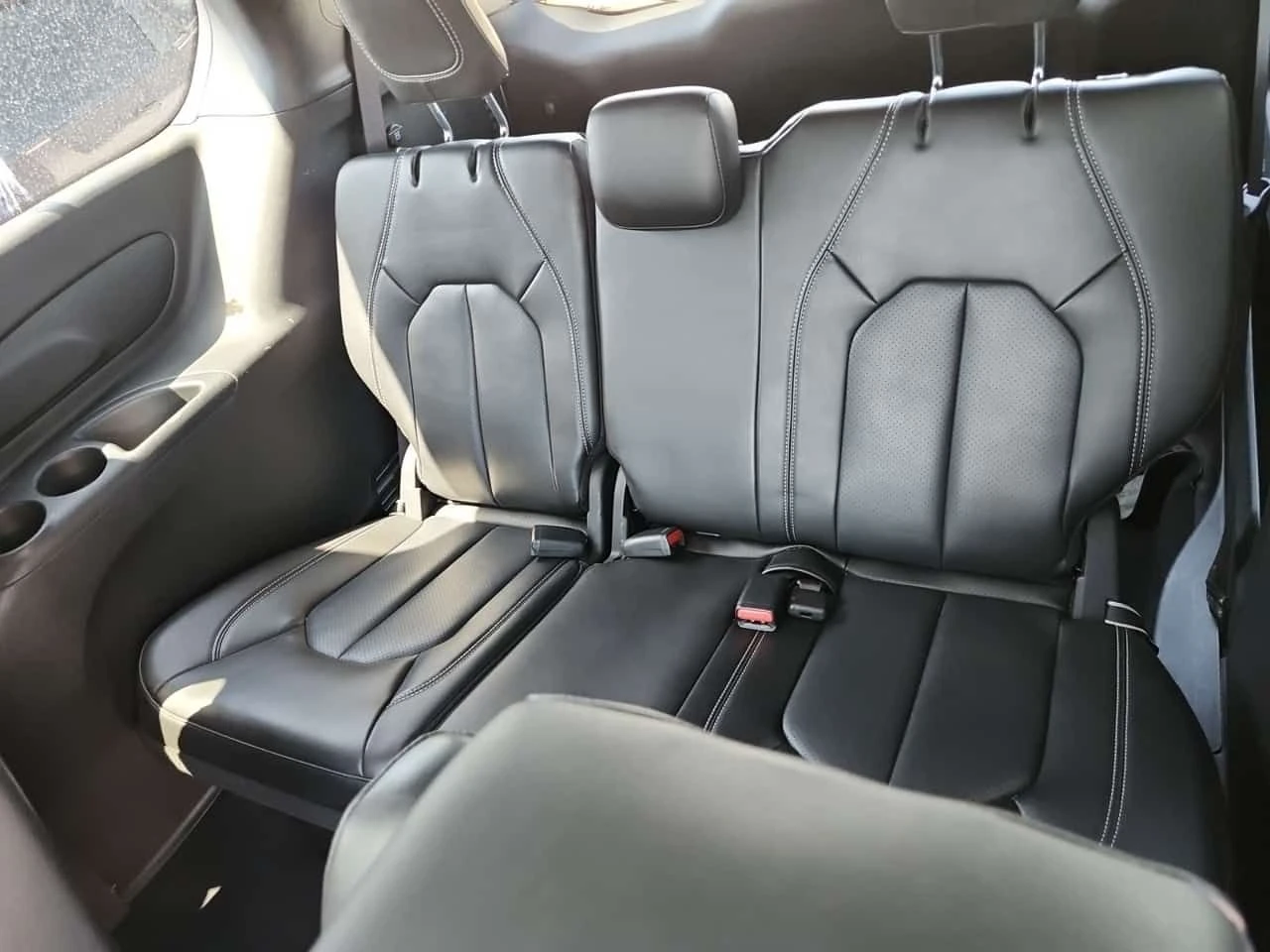 Chrysler Pacifica Touring L| ACC| PANO| ПОДГРЕВИ| 2 КЛЮЧА| CARFAX, снимка 13 - Автомобили и джипове - 54429245
