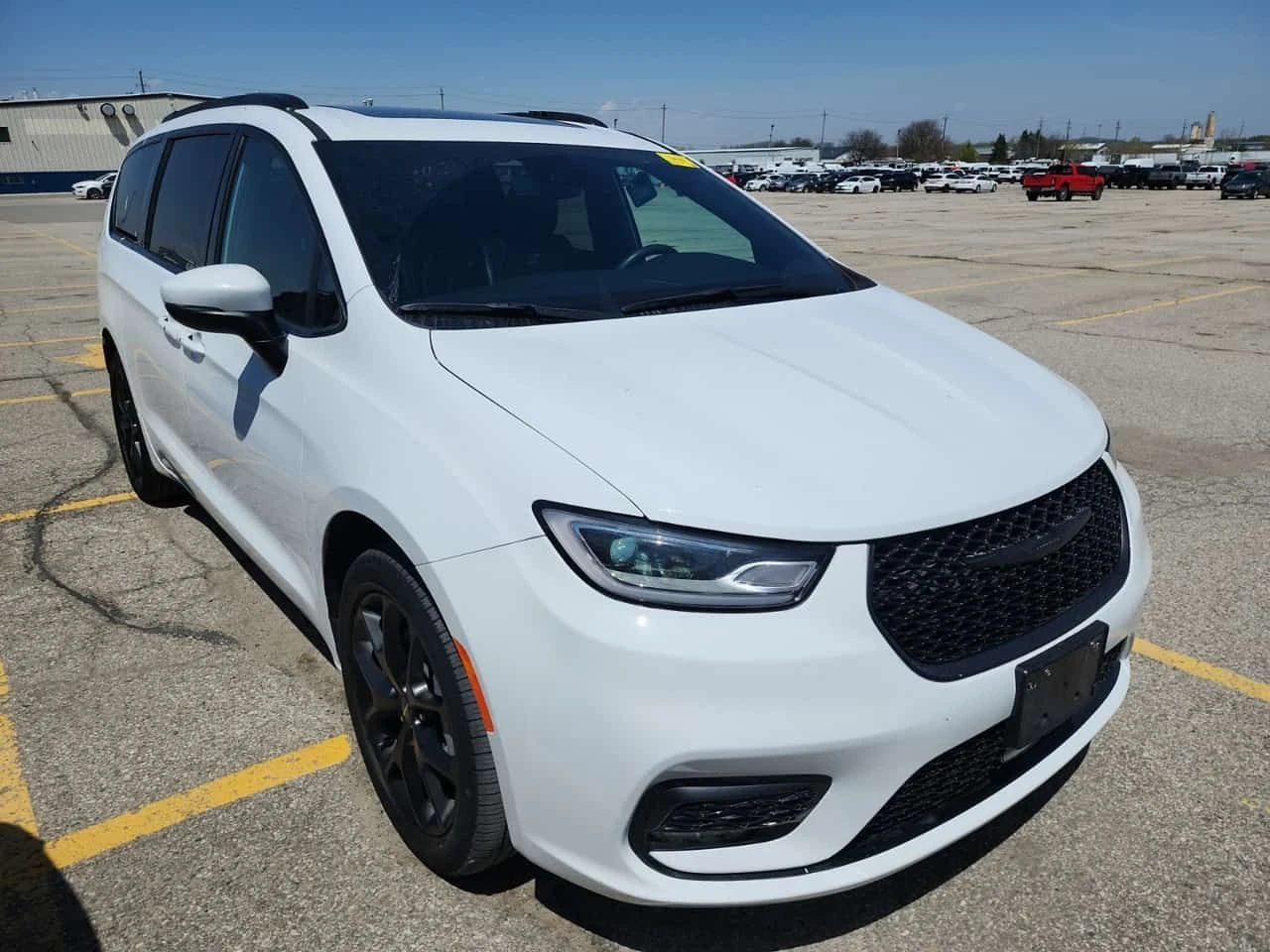 Chrysler Pacifica Touring L| ACC| PANO| ПОДГРЕВИ| 2 КЛЮЧА| CARFAX, снимка 2 - Автомобили и джипове - 54429245
