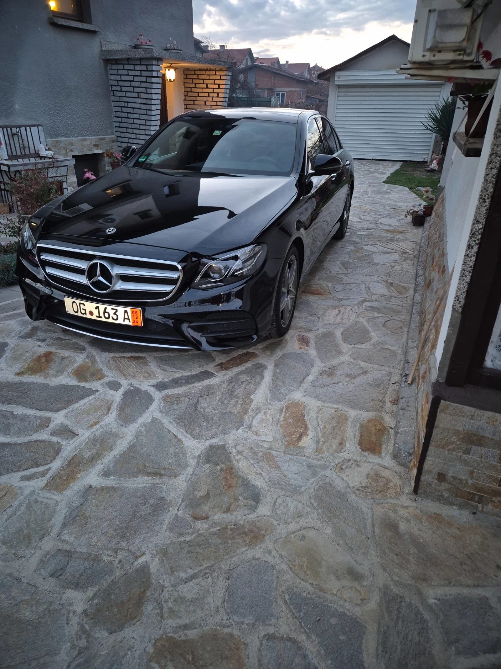 Mercedes-Benz E 220 W213, снимка 13 - Автомобили и джипове - 54808339