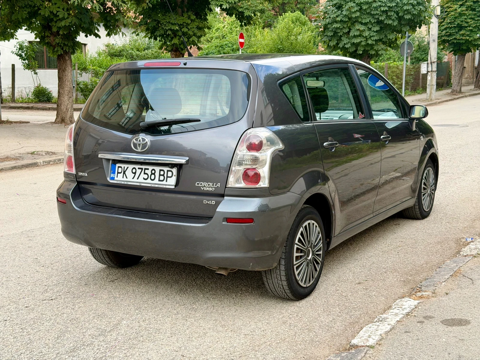 Toyota Corolla verso 2.2, снимка 3 - Автомобили и джипове - 55096068