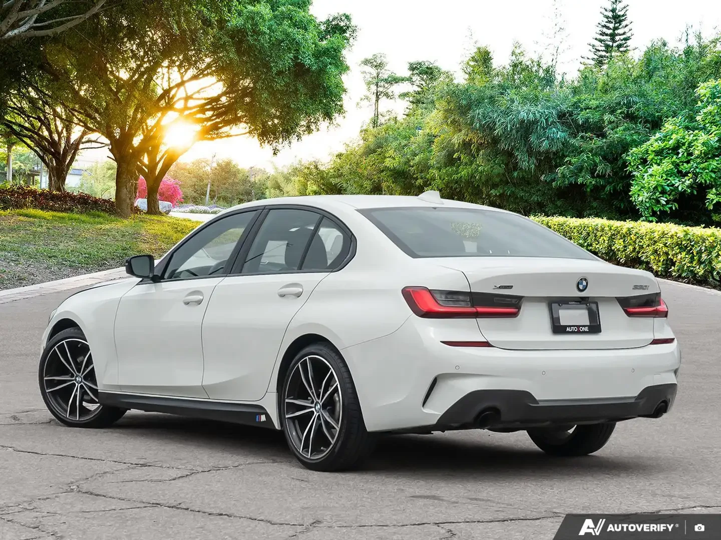 BMW 330 Carfax в описанието| | | M-SPORT | XDRIVE , снимка 4 - Автомобили и джипове - 55129869
