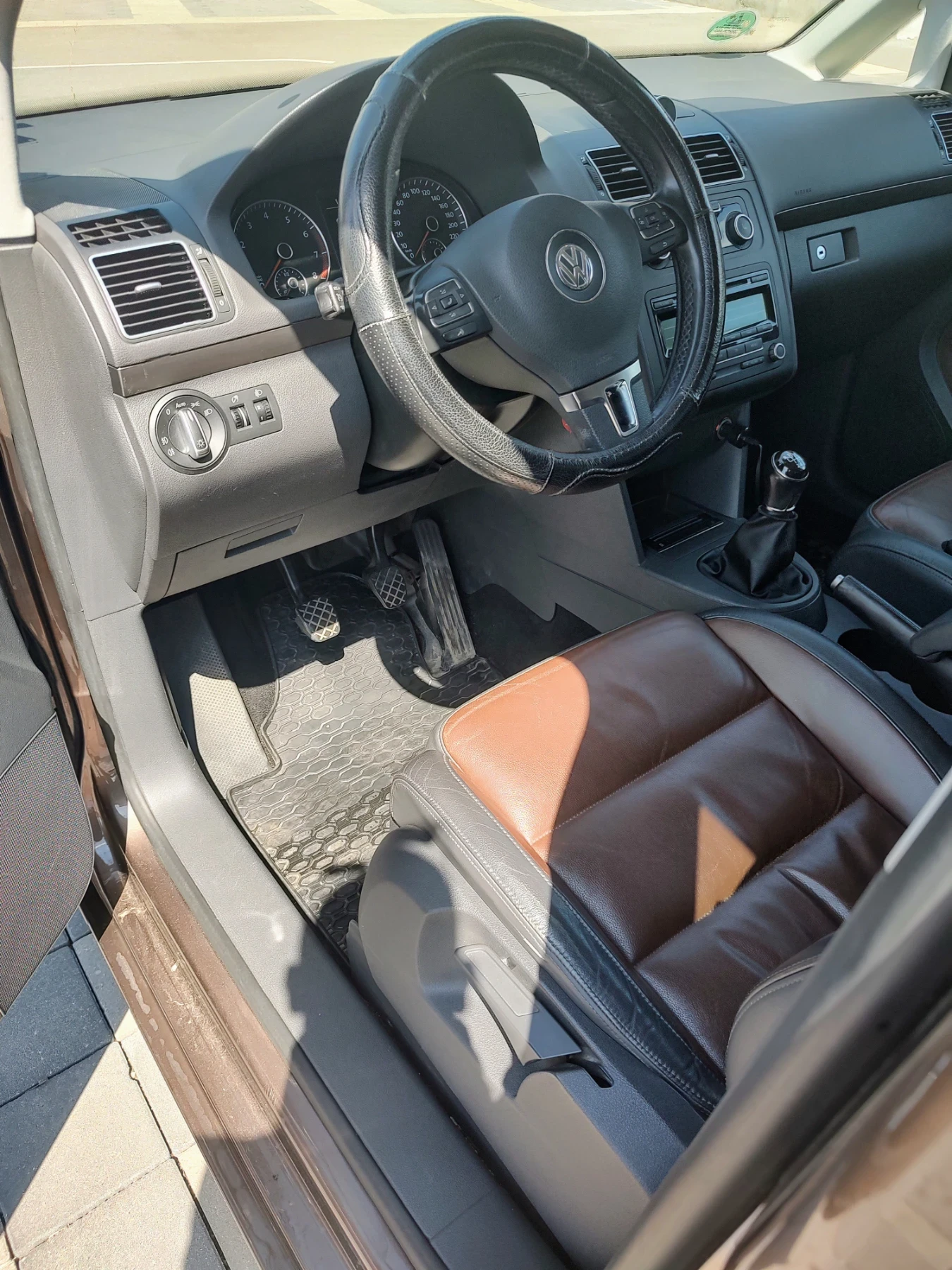 VW Touran, снимка 9 - Автомобили и джипове - 55232878