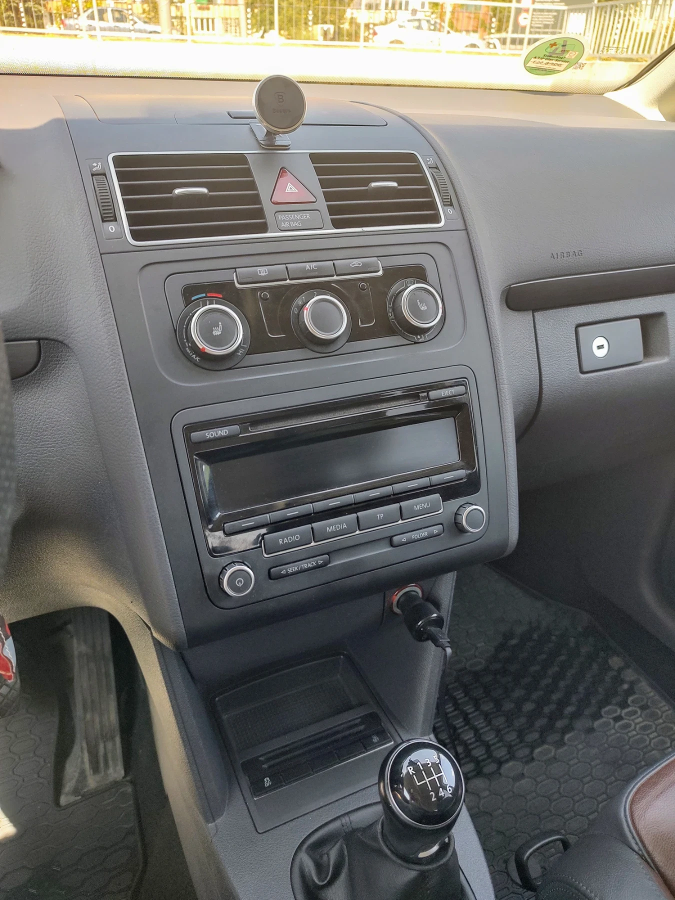 VW Touran, снимка 12 - Автомобили и джипове - 55232878