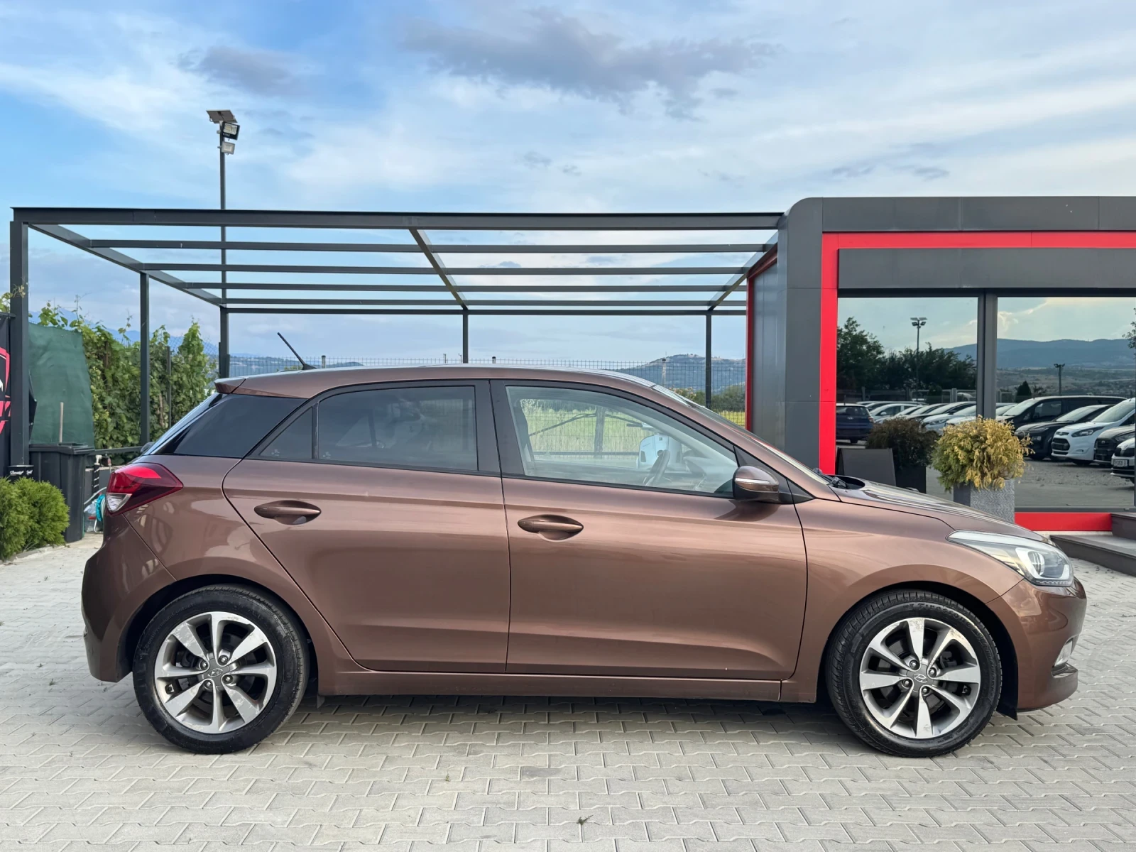 Hyundai I20 Led Edition, снимка 6 - Автомобили и джипове - 55316375