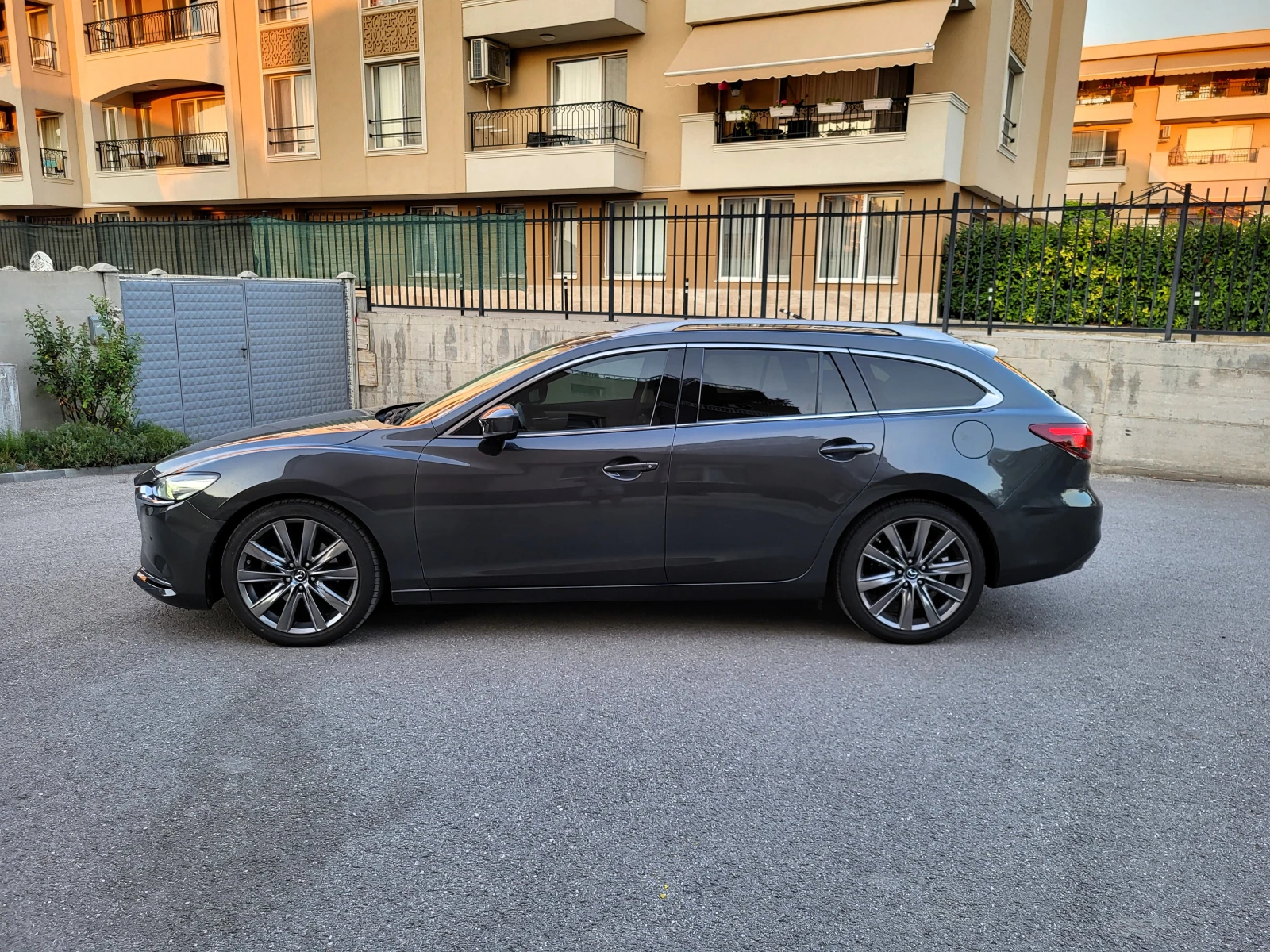 Mazda 6 2.2D 4x4 Skyactiv, снимка 6 - Автомобили и джипове - 55532942