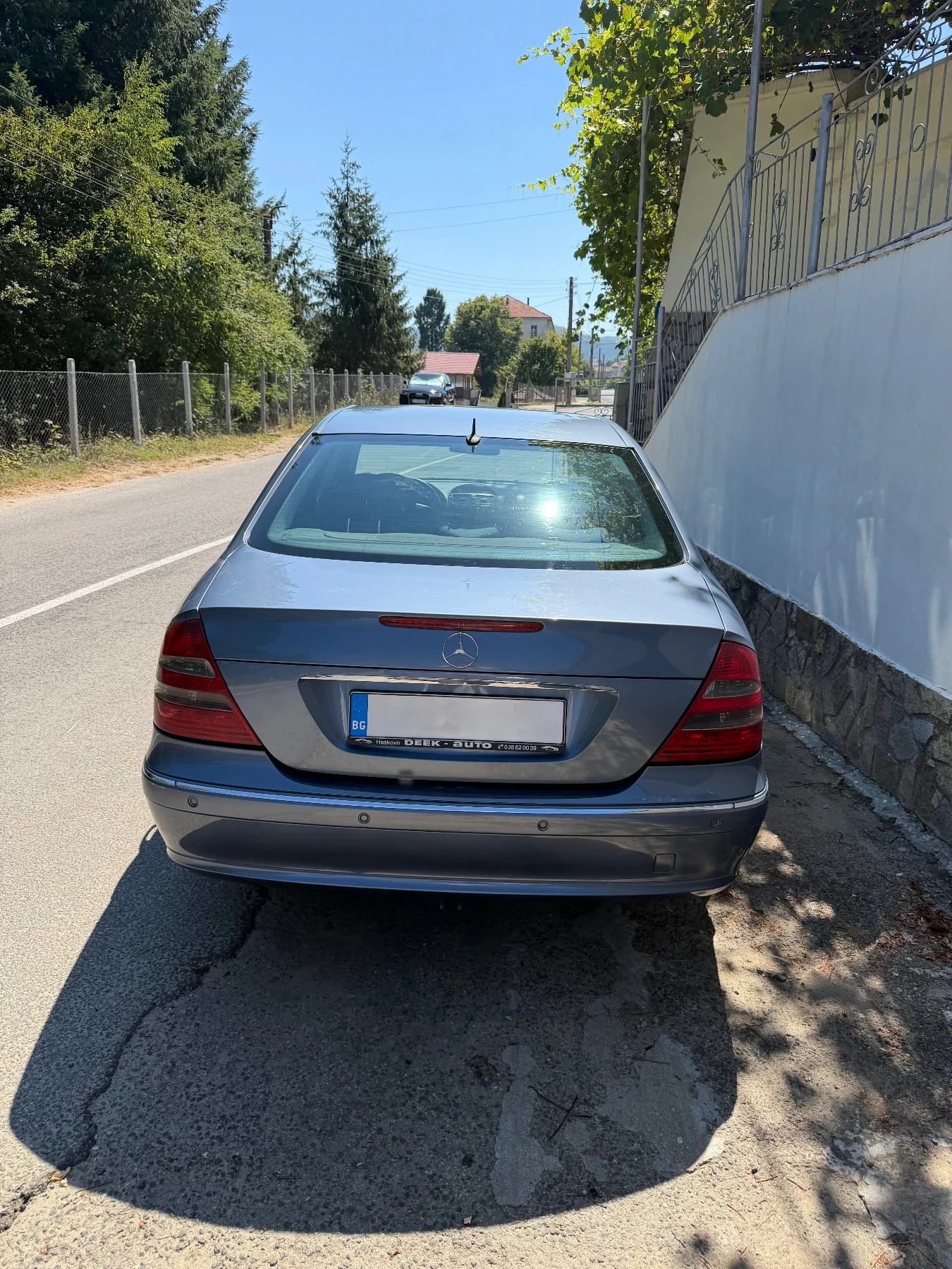 Mercedes-Benz E 220, снимка 6 - Автомобили и джипове - 55751359