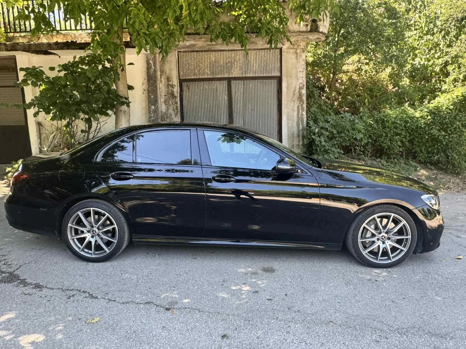 Mercedes-Benz E 400 КАТО НОВ, снимка 7 - Автомобили и джипове - 55935612
