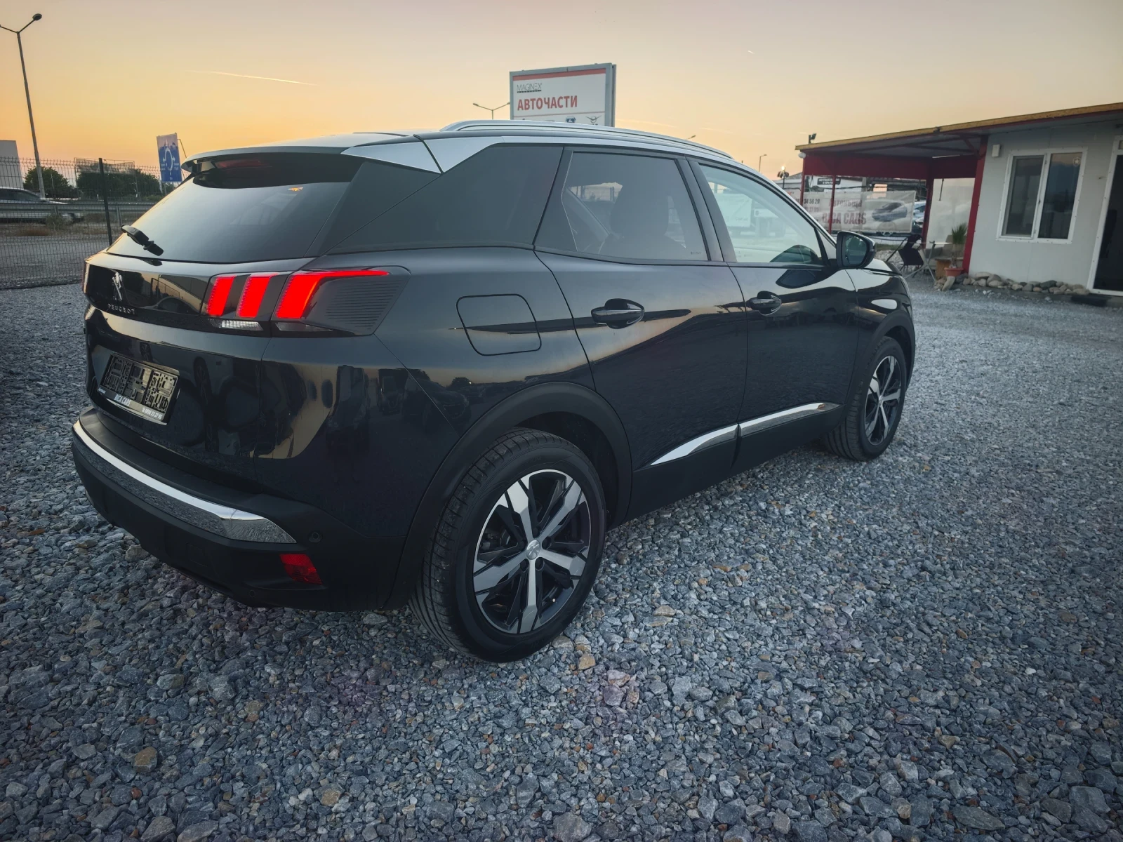 Peugeot 3008 1.5E-hdi 131, снимка 4 - Автомобили и джипове - 56014861
