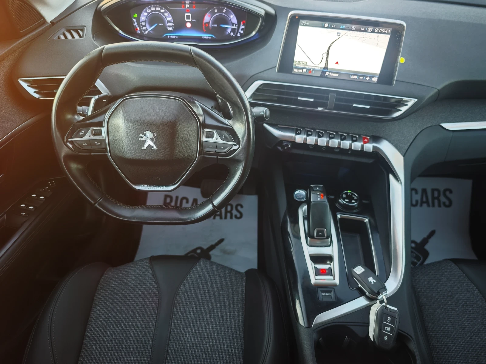 Peugeot 3008 1.5E-hdi 131, снимка 10 - Автомобили и джипове - 56014861