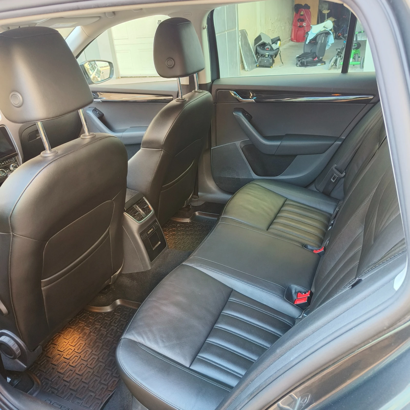Skoda Octavia Combi, снимка 6 - Автомобили и джипове - 56142336