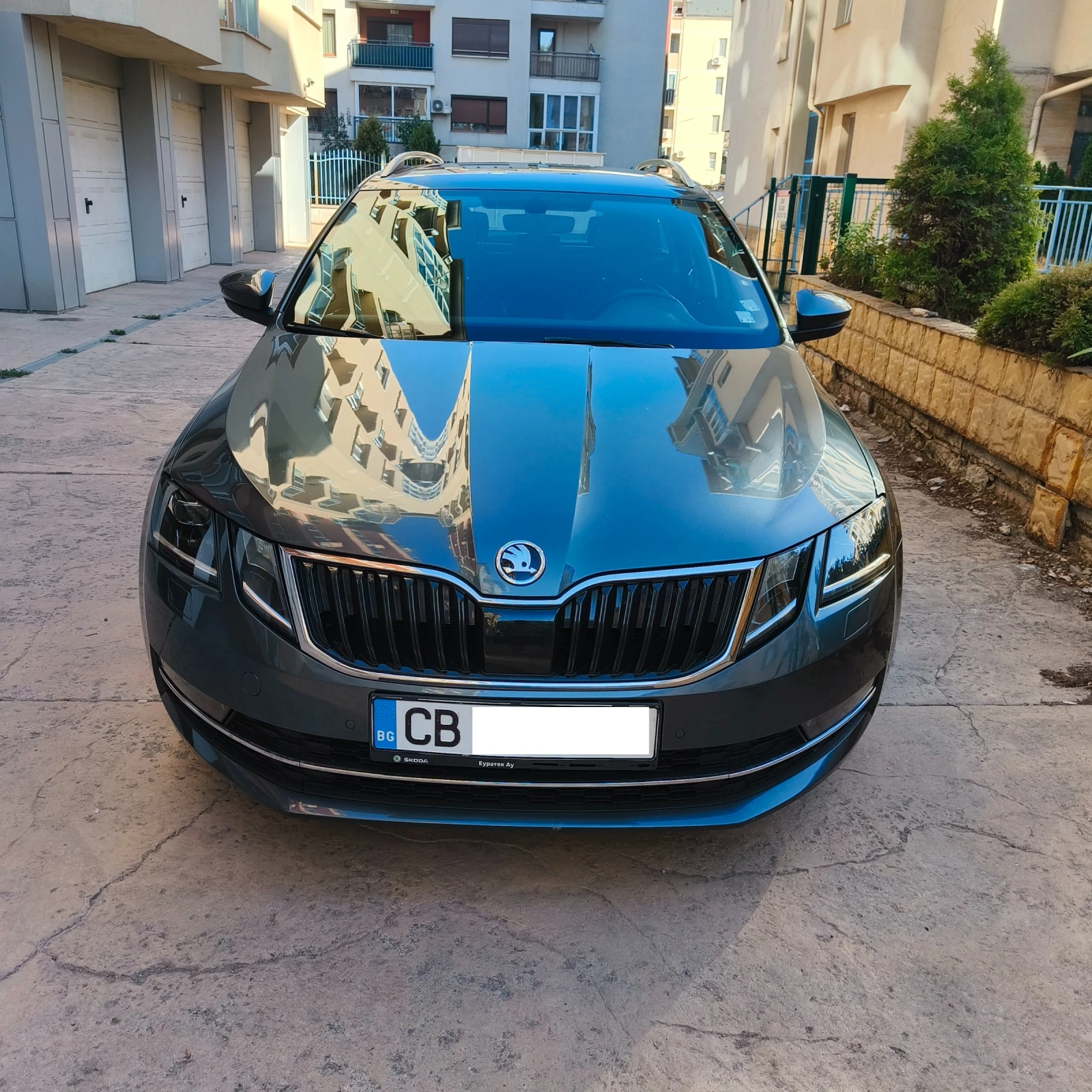 Skoda Octavia Combi, снимка 2 - Автомобили и джипове - 56142336