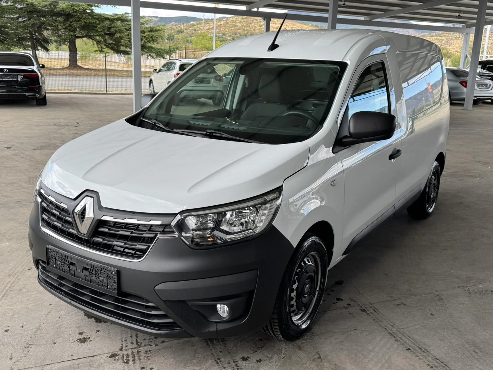 Renault Express 1.5dci* 75ps* 6ск* НАВИ* КОЖА* КАМЕРА* 