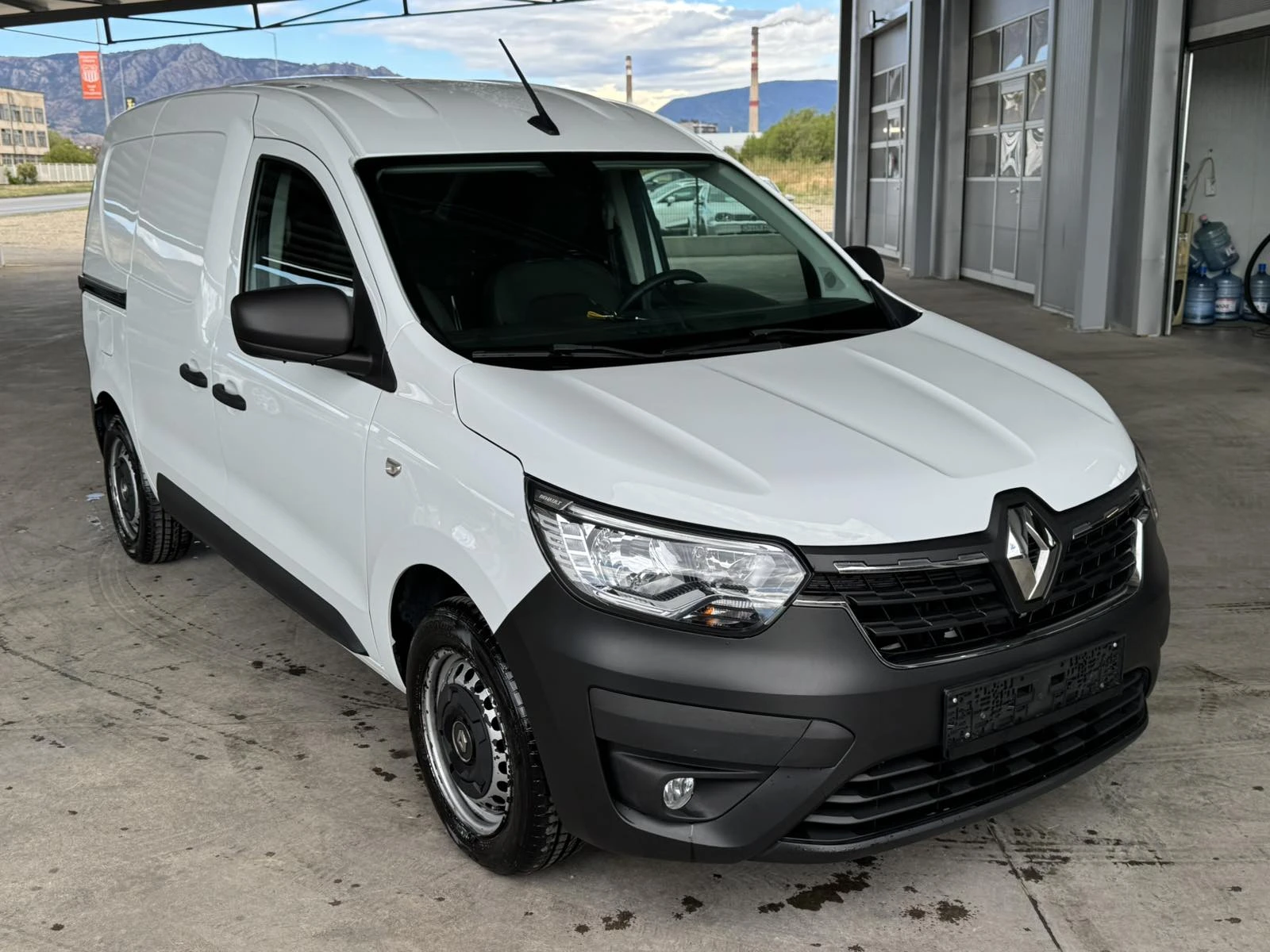 Renault Express 1.5dci* 75ps* 6ск* НАВИ* КОЖА* КАМЕРА* , снимка 7 - Автомобили и джипове - 56193029