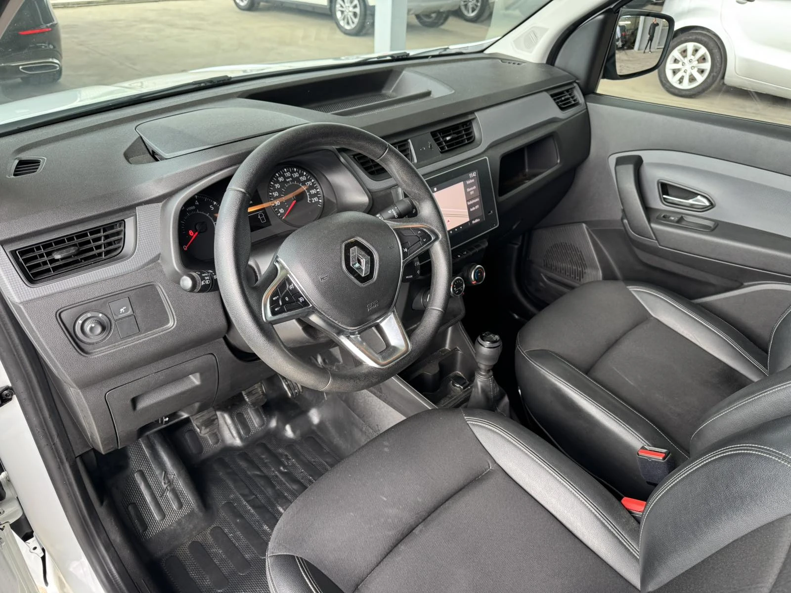Renault Express 1.5dci* 75ps* 6ск* НАВИ* КОЖА* КАМЕРА* , снимка 12 - Автомобили и джипове - 56193029