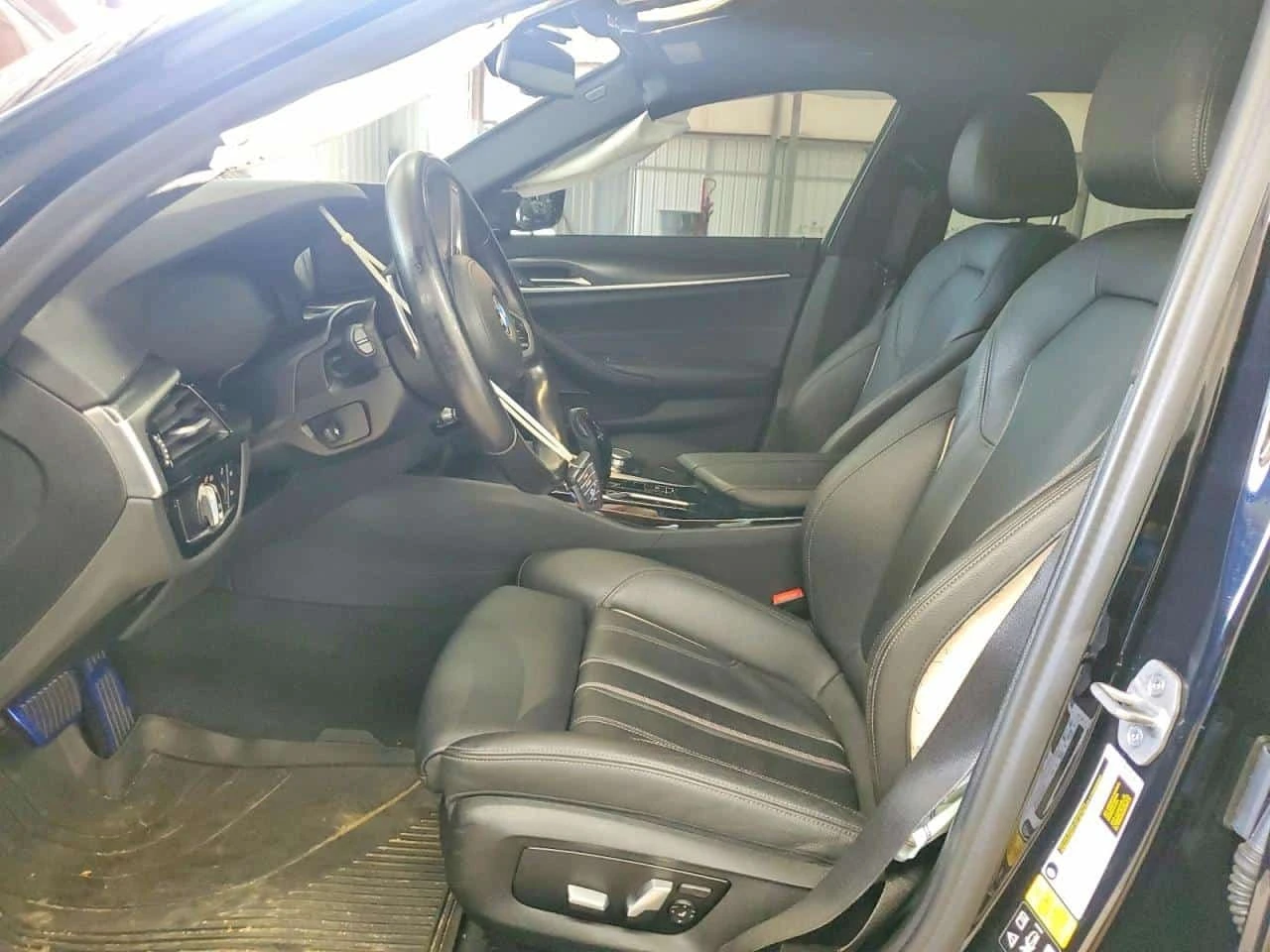 BMW 540 xDrive | CARFAX | АВТОКРЕДИТ БЕЗ ПЪРВОНАЧАЛНА , снимка 7 - Автомобили и джипове - 56239514