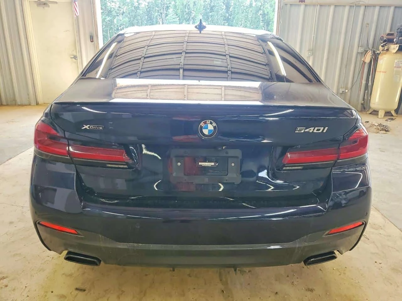 BMW 540 xDrive | CARFAX | АВТОКРЕДИТ БЕЗ ПЪРВОНАЧАЛНА , снимка 6 - Автомобили и джипове - 56239514