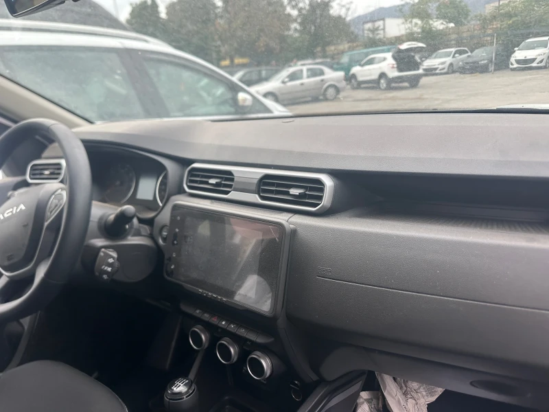 Dacia Duster 1.5 DCI, снимка 5 - Автомобили и джипове - 47190068