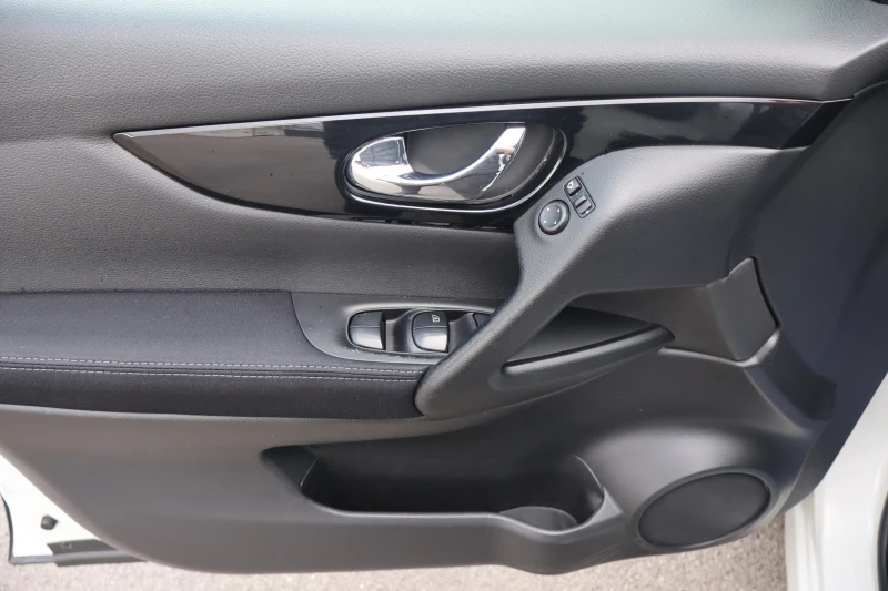 Nissan Qashqai 1.6DCI* 4X4* , снимка 9 - Автомобили и джипове - 52492903