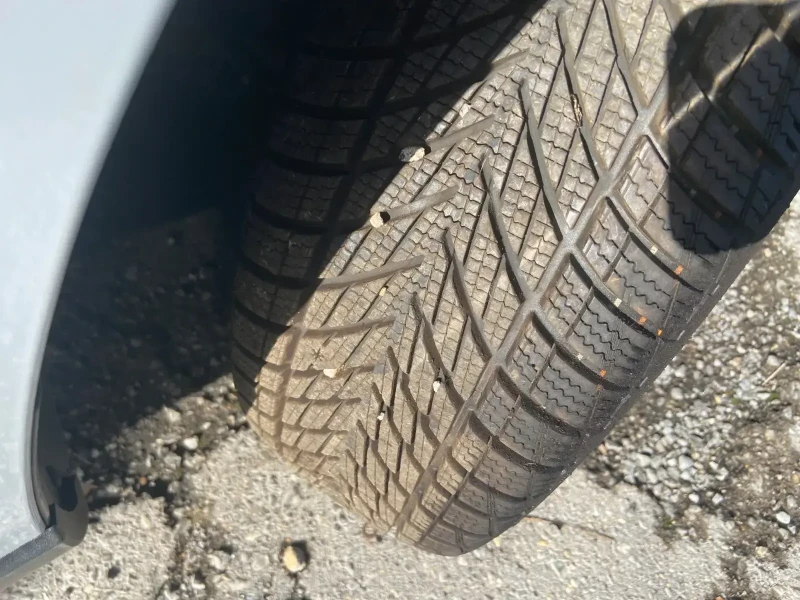 Skoda Karoq 1.0tsi-110кс, снимка 13 - Автомобили и джипове - 53521888