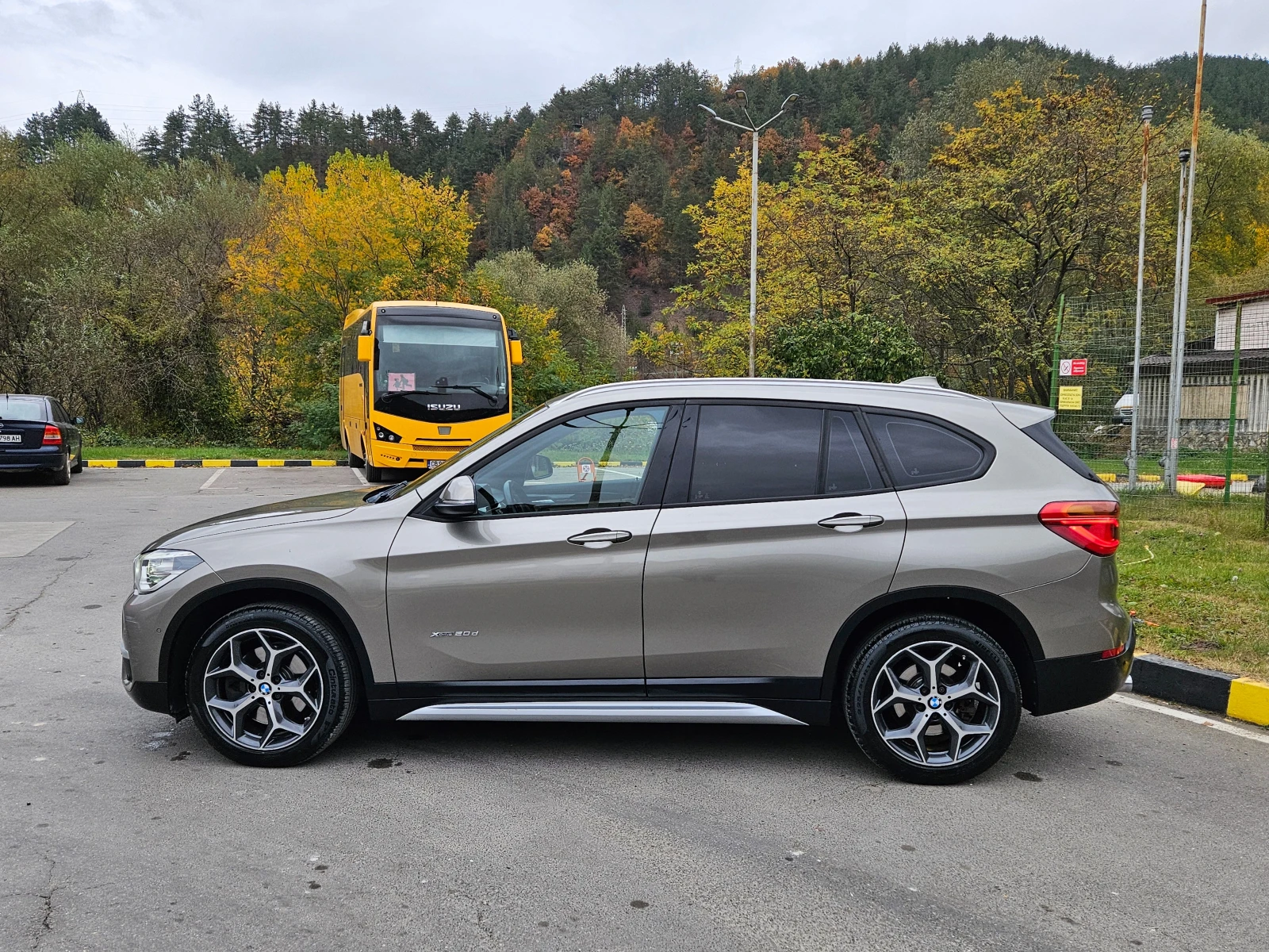 BMW X1 2.0D M-PAKET/AVTOMAT/X-DRIVE/NAVIGACIA - изображение 3