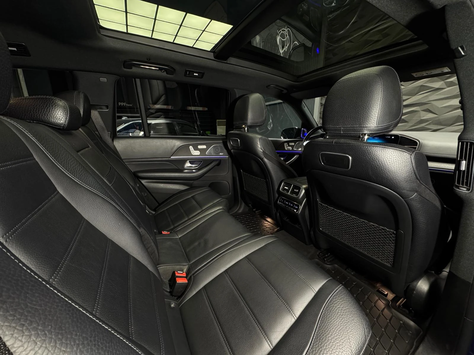 Mercedes-Benz GLS 400 d 4Matic AMG Pano* 360* Burm* 6+ 1 - изображение 10