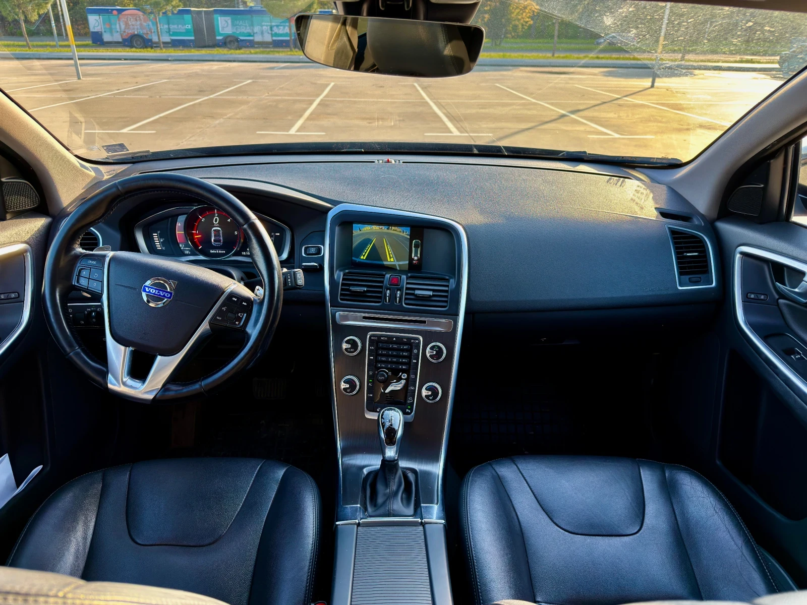 Volvo XC60 D5 AWD, снимка 5 - Автомобили и джипове - 54272309