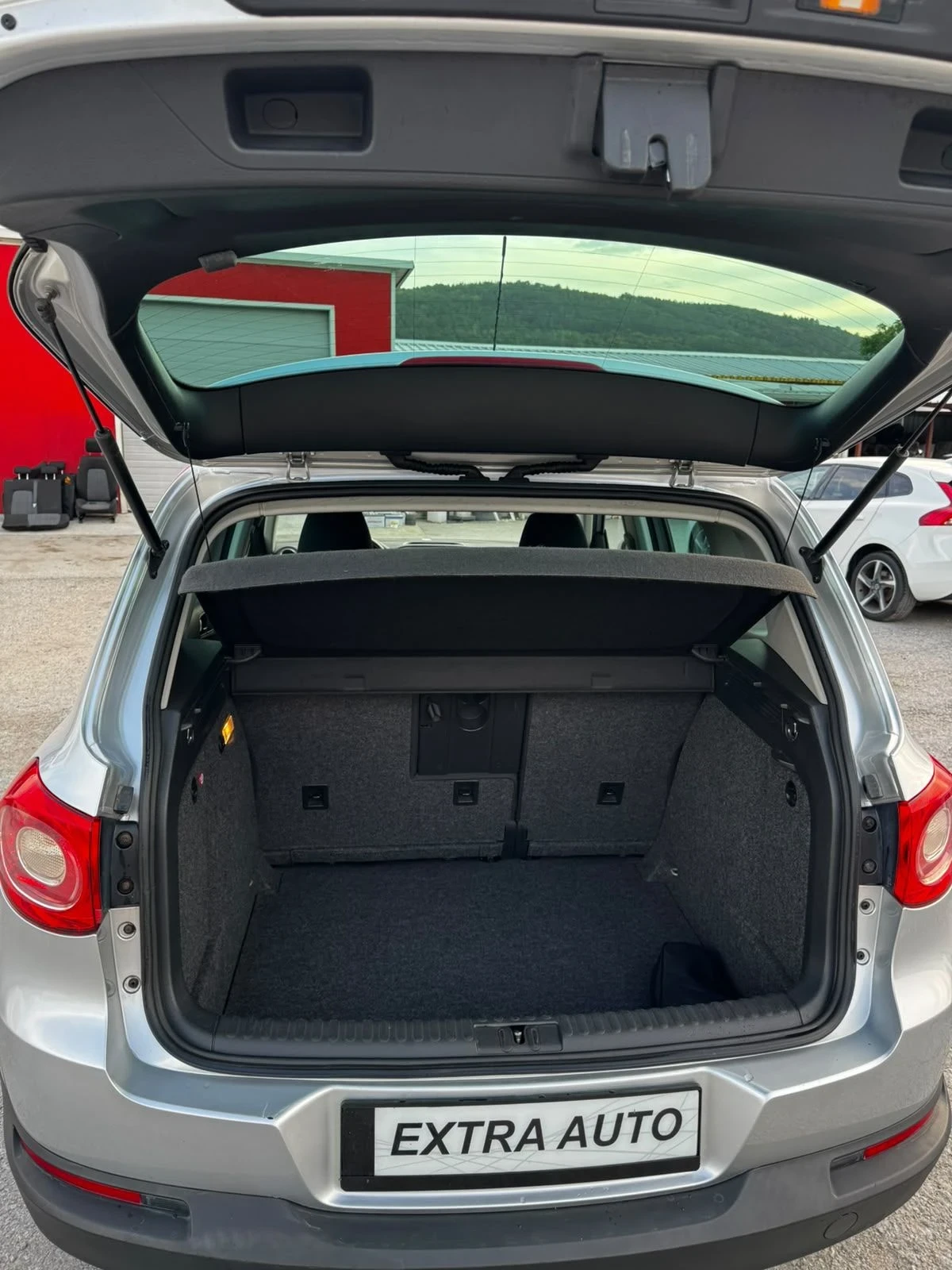 VW Tiguan 2.0TDI, 4Х4, НАВИГАЦИЯ , снимка 4 - Автомобили и джипове - 56170674