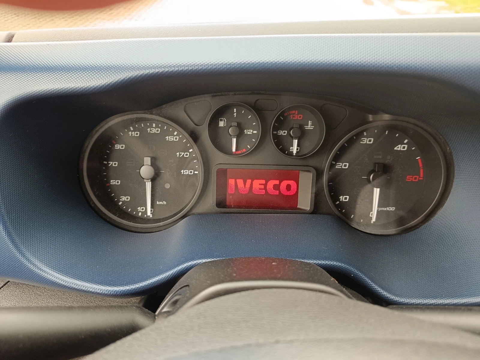 Iveco Daily 35s18 MAXXI 3000 AUT 8ZF, снимка 9 - Бусове и автобуси - 54567715
