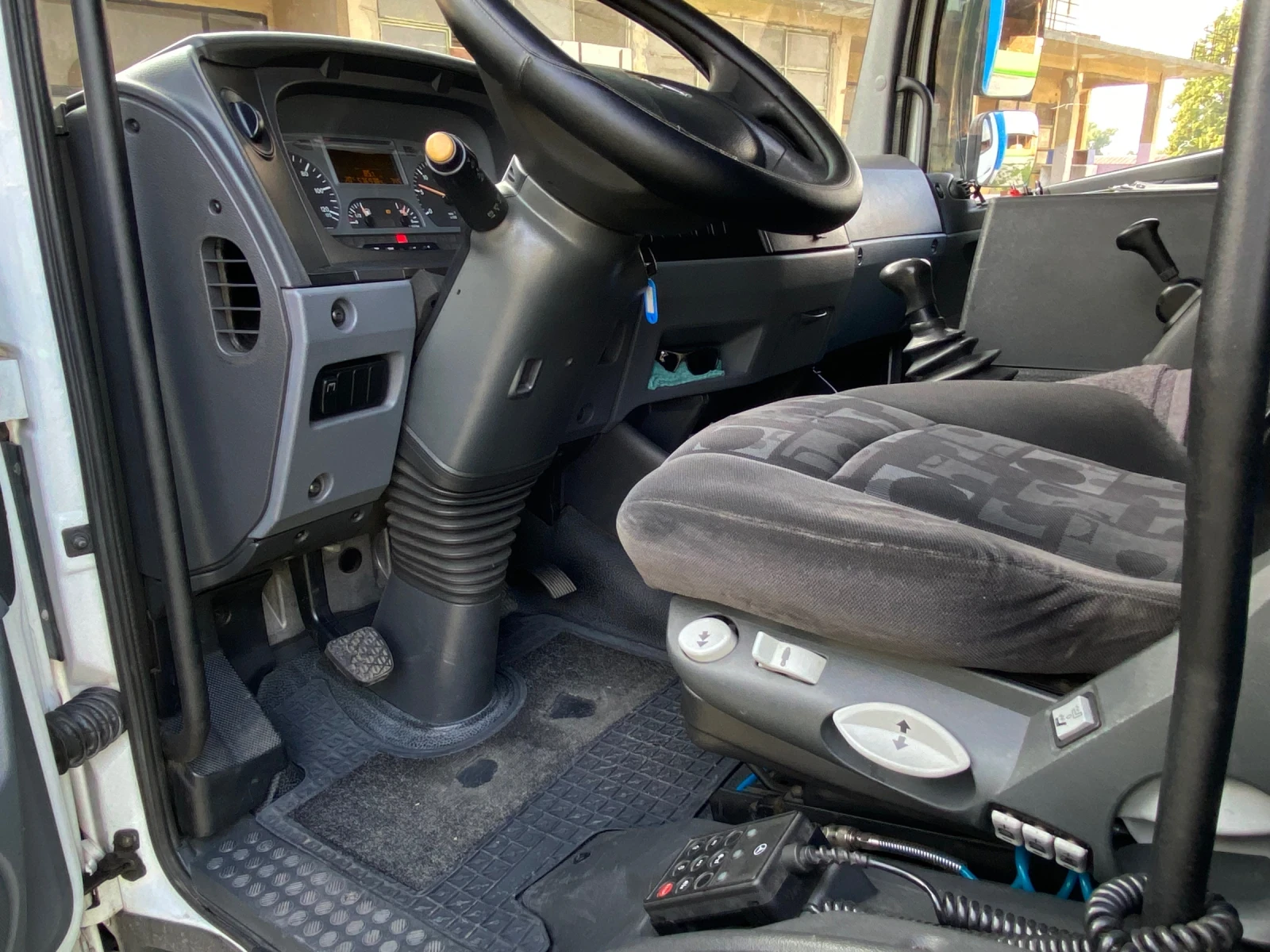 Mercedes-Benz Atego 818, снимка 11 - Камиони - 55203930