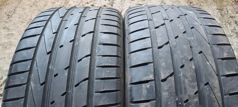 Гуми Летни 245/45R18, снимка 1 - Гуми и джанти - 35136862