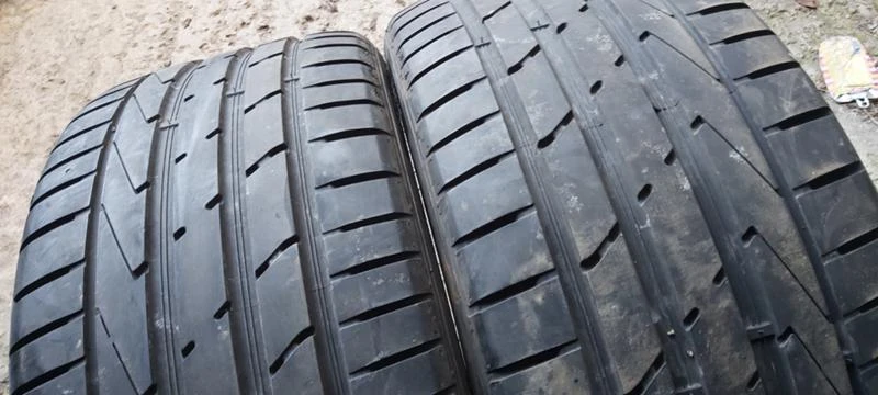 Гуми Летни 245/45R18, снимка 2 - Гуми и джанти - 35136862