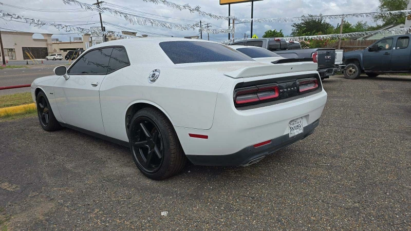 Dodge Challenger R/T, снимка 2 - Автомобили и джипове - 47605302