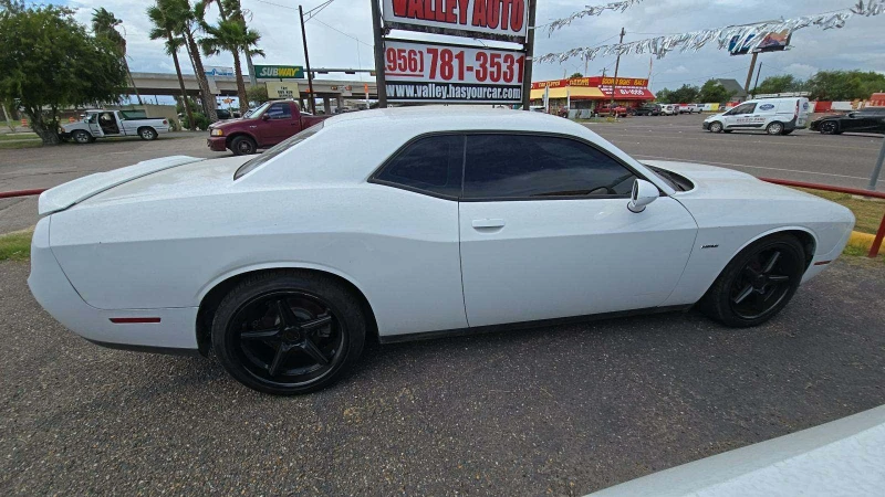 Dodge Challenger R/T, снимка 4 - Автомобили и джипове - 47605302