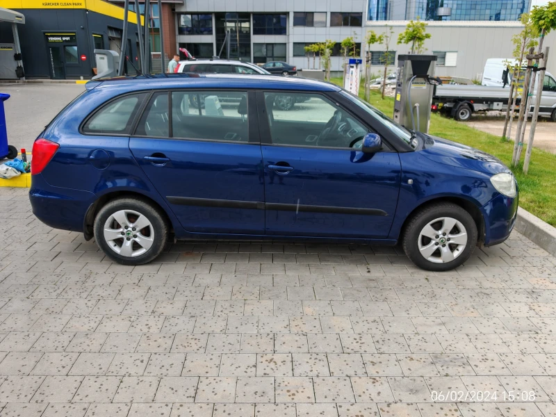 Skoda Fabia Combi, снимка 3 - Автомобили и джипове - 48935745