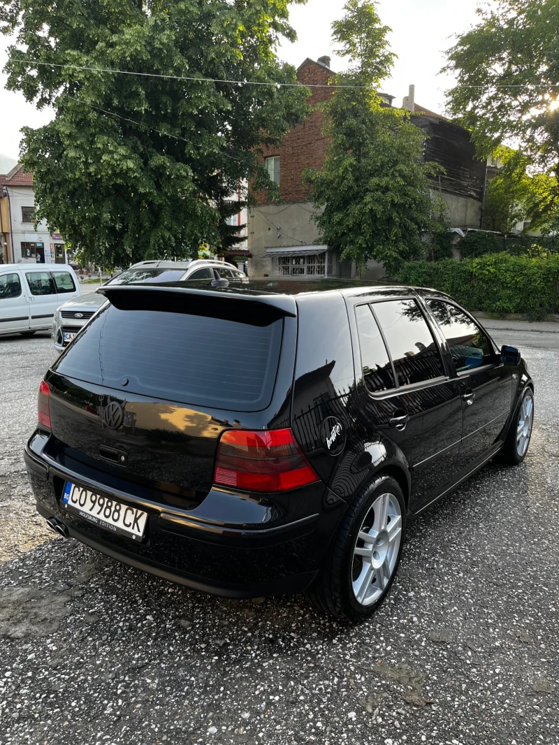 VW Golf 1.8Т, снимка 5 - Автомобили и джипове - 49006200