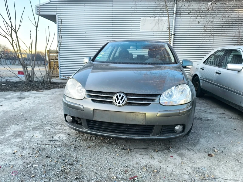 VW Golf, снимка 1 - Автомобили и джипове - 49537108