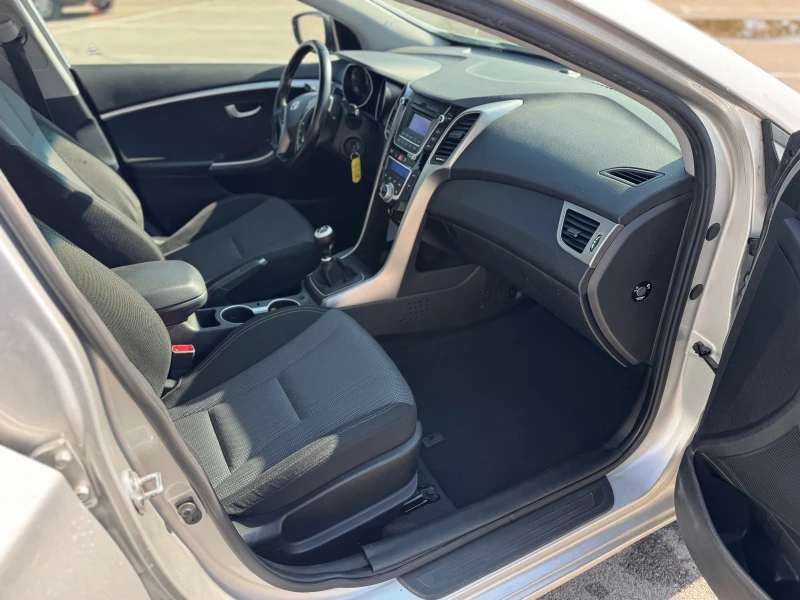 Hyundai I30 1.6CRDI-6ск, снимка 12 - Автомобили и джипове - 49344696