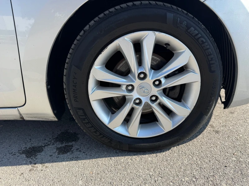 Hyundai I30 1.6CRDI-6ск, снимка 5 - Автомобили и джипове - 49344696