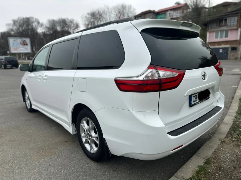 Toyota Sienna, снимка 6 - Автомобили и джипове - 52138548