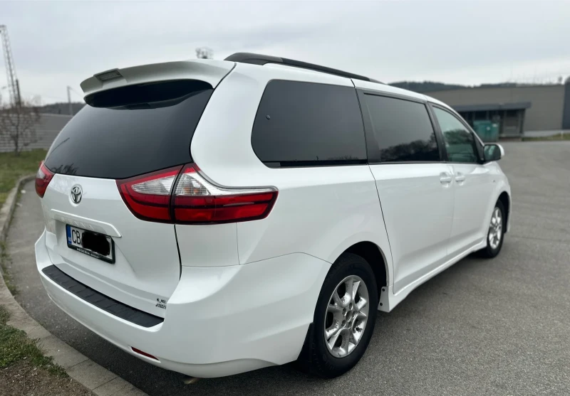 Toyota Sienna, снимка 5 - Автомобили и джипове - 52138548