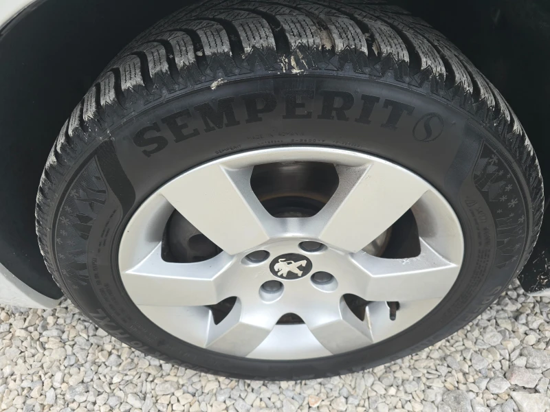 Peugeot 5008 1.6HDI  120кс  ! !  КЛИМАТРОНИК ! !EURO 6, снимка 16 - Автомобили и джипове - 51877023