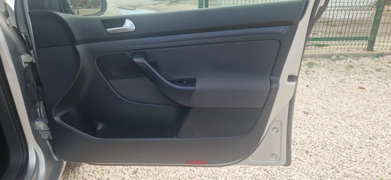 VW Golf 1.9 tdi-NAVI, снимка 11 - Автомобили и джипове - 52168424