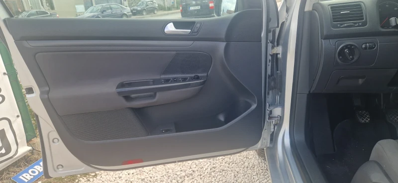 VW Golf 1.9 tdi-NAVI, снимка 9 - Автомобили и джипове - 52168424