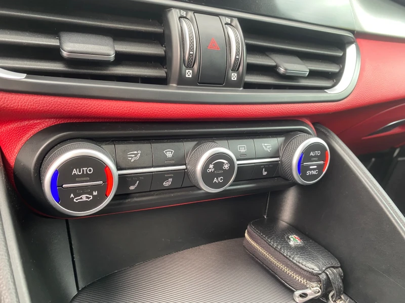 Alfa Romeo Giulia, снимка 12 - Автомобили и джипове - 52501199