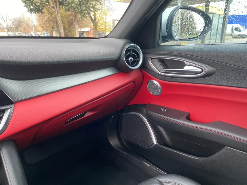 Alfa Romeo Giulia, снимка 11 - Автомобили и джипове - 52501199